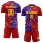 Benutzerdefinierte Graffiti Muster Gelb Rot-Lila Scratch Sublimation Fußball Uniform Jersey Benutzerdefinierte Graffiti Muster Gelb Rot-Lila Scratch Sublimation Fußball Uniform Jersey